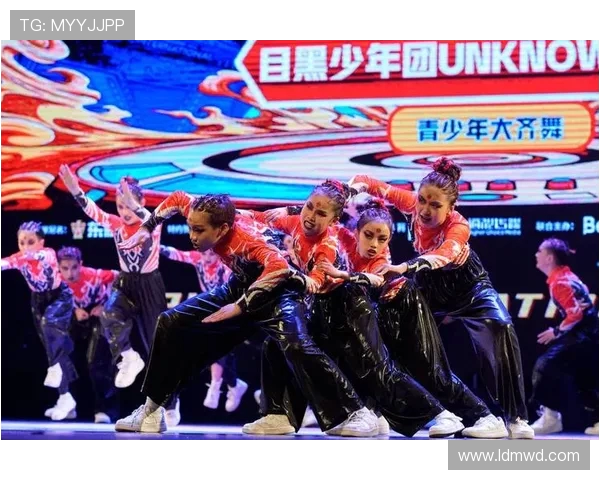 南京街舞队在世界攀岩锦标赛中的逆袭之旅展现青春力量与团队精神 南京街舞队在世界攀岩锦标赛中的逆袭之旅展现青春力量与团队精神