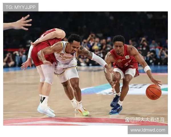 杭州篮球队中路突破革新探索新战术助力球队崛起与发展