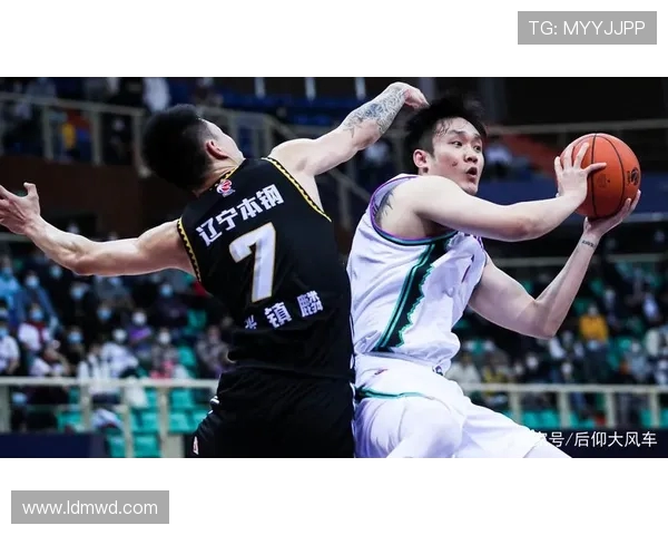 重庆足球队以68分领跑杯赛积分榜展现强劲实力与竞争优势